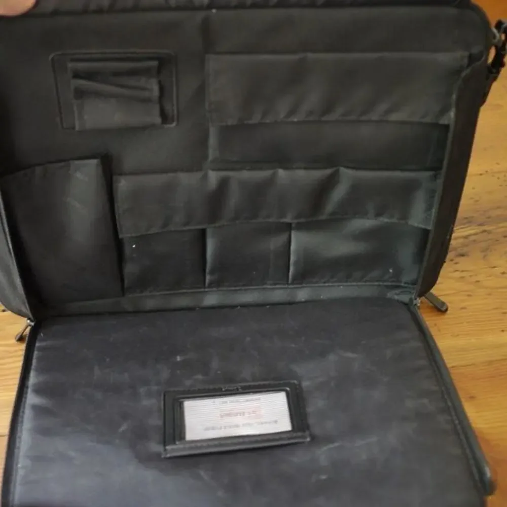 TARGUS Black Heavy Duty Laptop Bag Travel Briefcase w/ Shoulder Strap